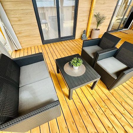 Villa Family Grand De Luxe Mobilhome Selce Exterior photo