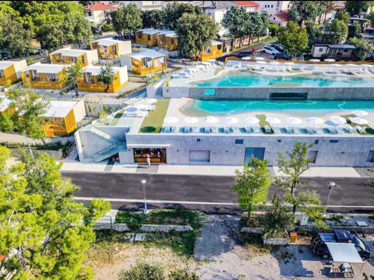 Villa Family Grand De Luxe Mobilhome Selce Exterior photo