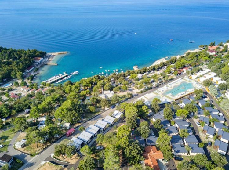 Villa Family Grand De Luxe Mobilhome Selce Exterior photo