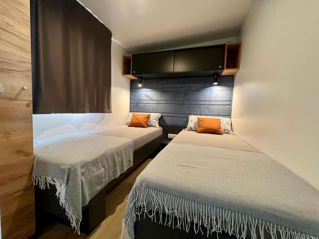 Villa Family Grand De Luxe Mobilhome Selce Exterior photo