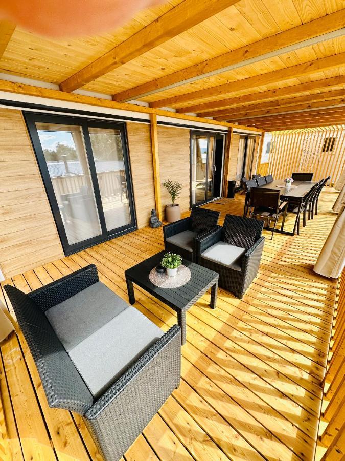 Villa Family Grand De Luxe Mobilhome Selce Exterior photo