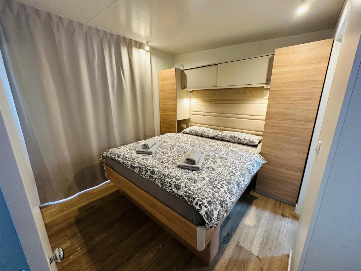 Villa Family Grand De Luxe Mobilhome Selce Exterior photo