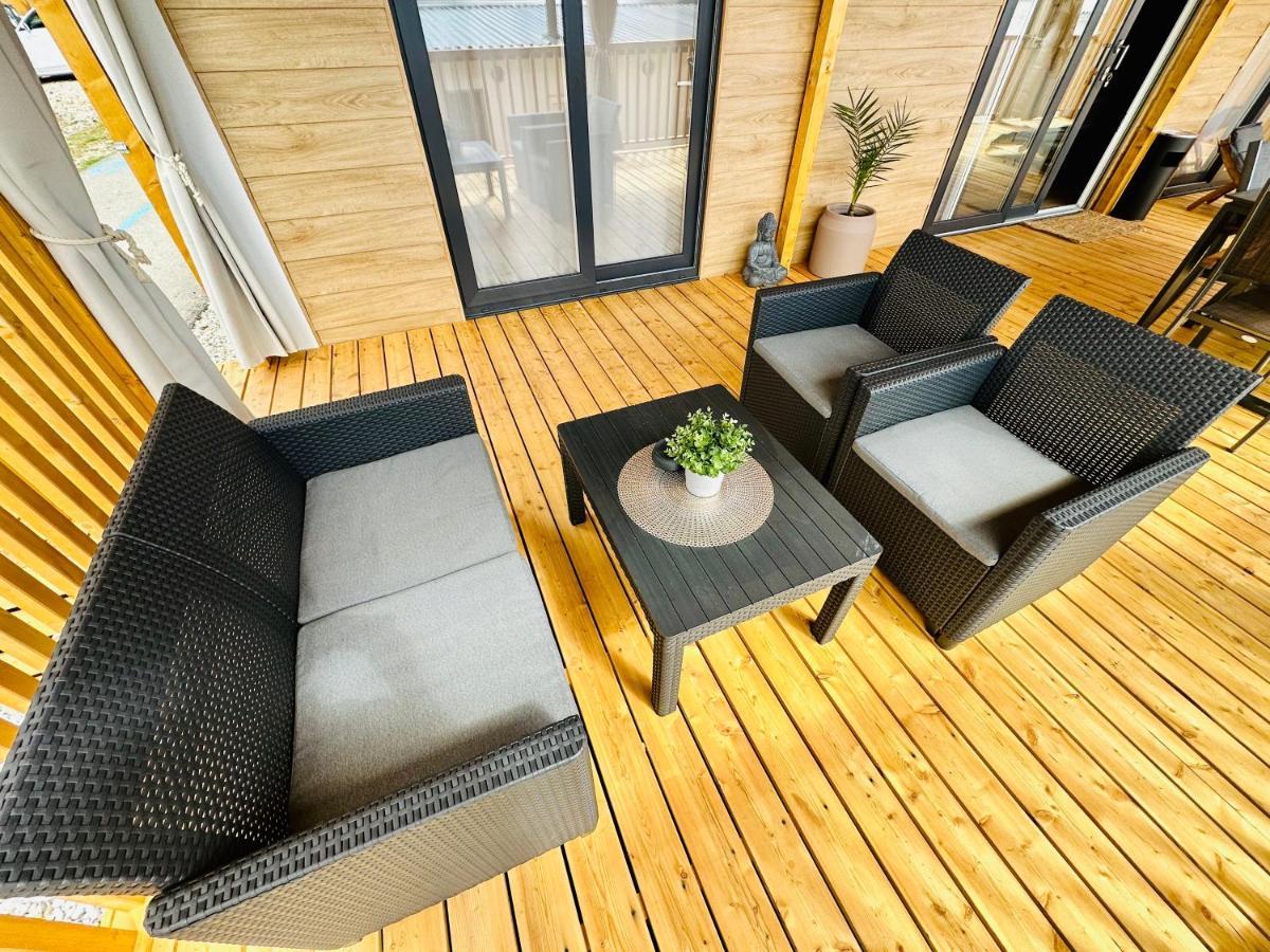 Villa Family Grand De Luxe Mobilhome Selce Exterior photo
